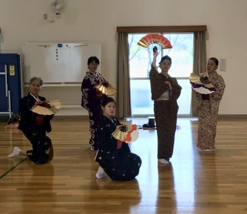 日本舞踊　寿百重流